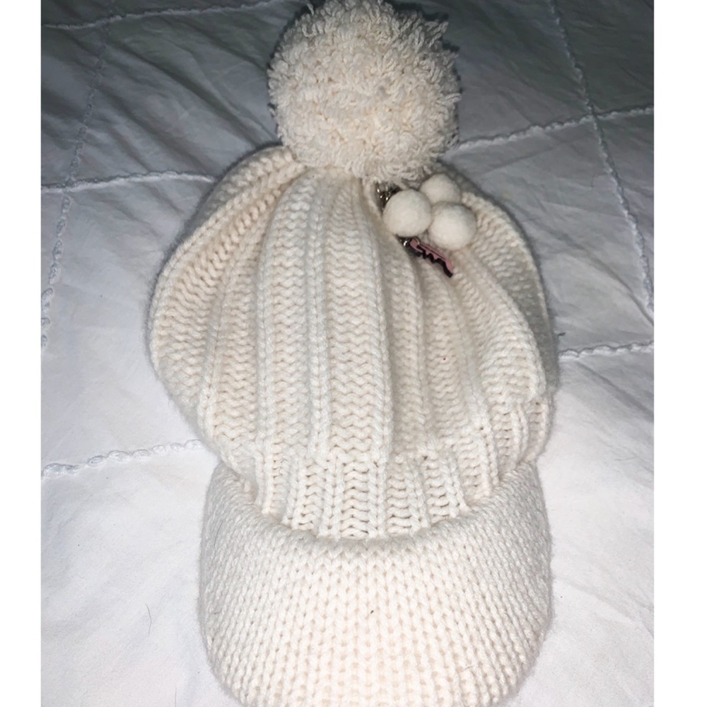 juicy cotour white knitted hat